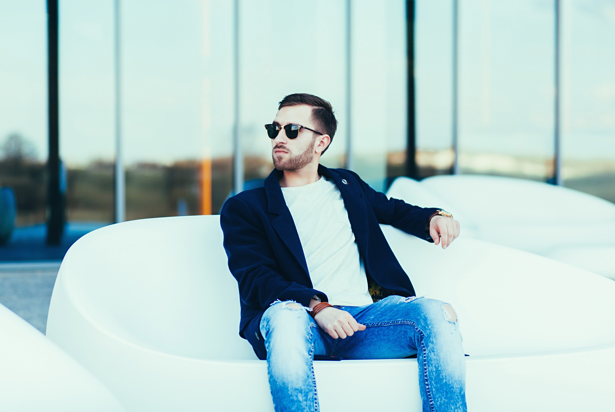 暑い夏も爽やかに！サマージャケットの着こなし術