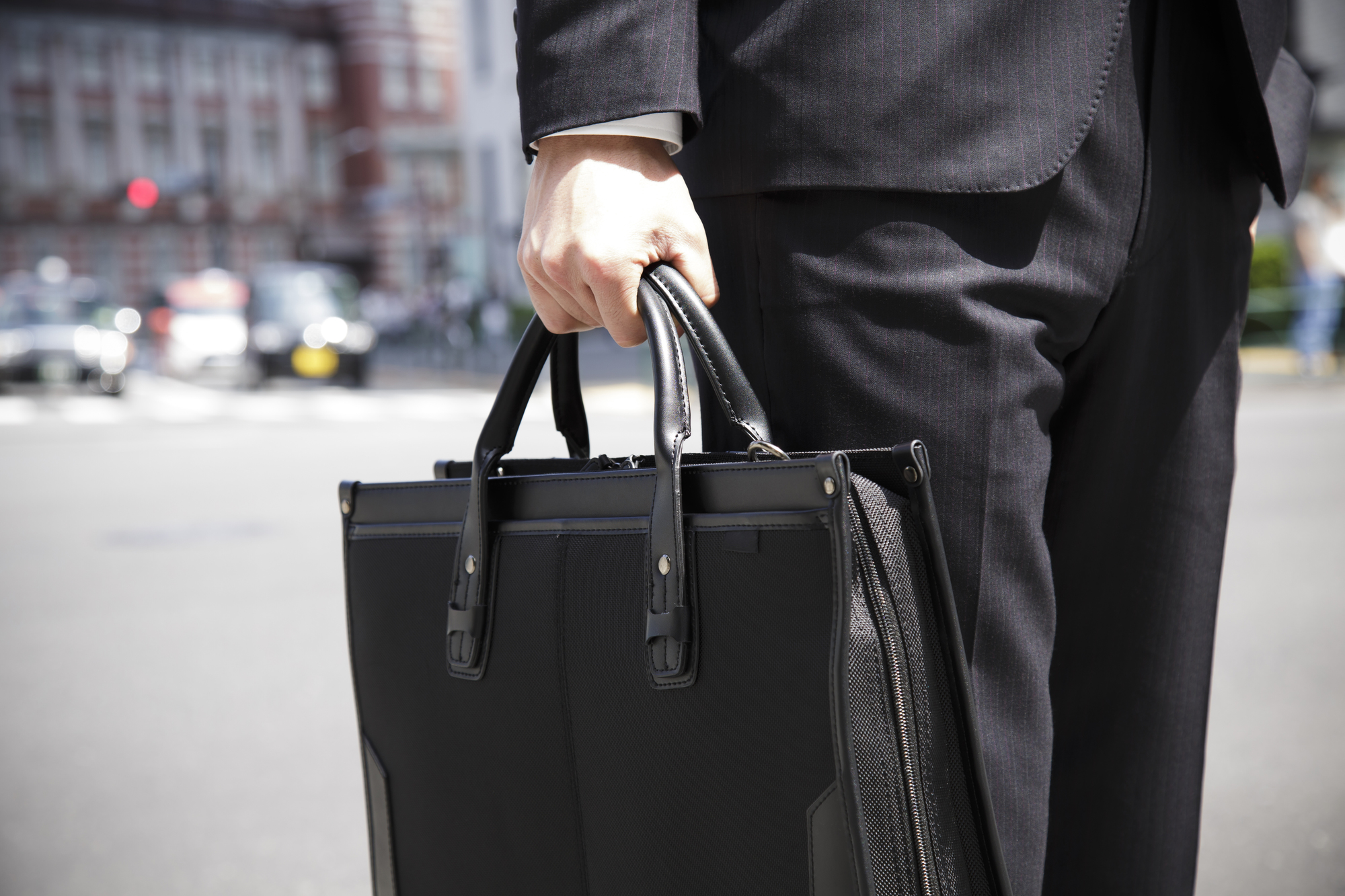 働くモチベーションアップ！スーツがもたらす心理効果