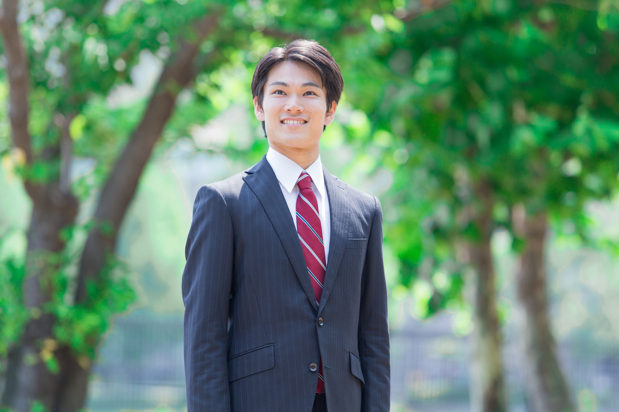 春のスーツスタイル。おしゃれに決める4つのポイント