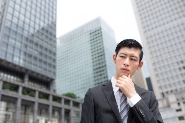 スーツの「色」が与える印象