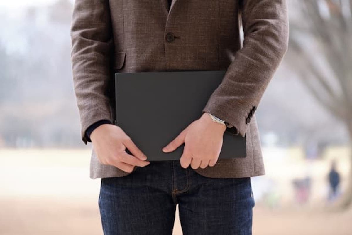 カジュアルに着こなす！ジャケット×ジーンズのメンズコーデをご紹介